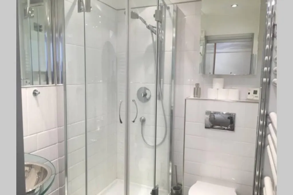 T2 45m Front de Mer Climatisation Jacuzzi Menton France