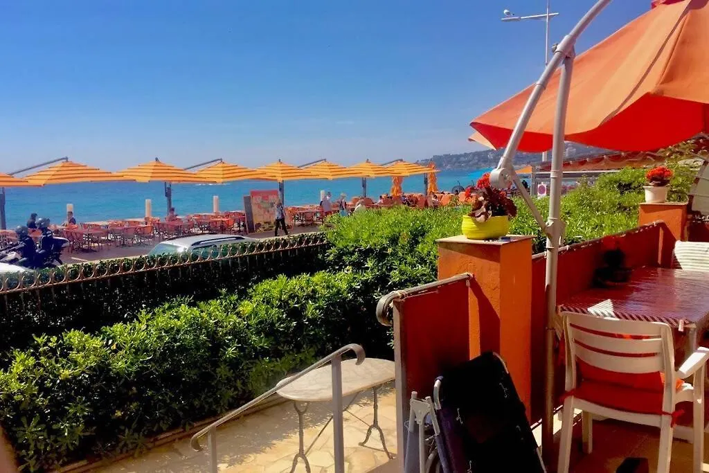 T2 45m Front de Mer Climatisation Jacuzzi Menton