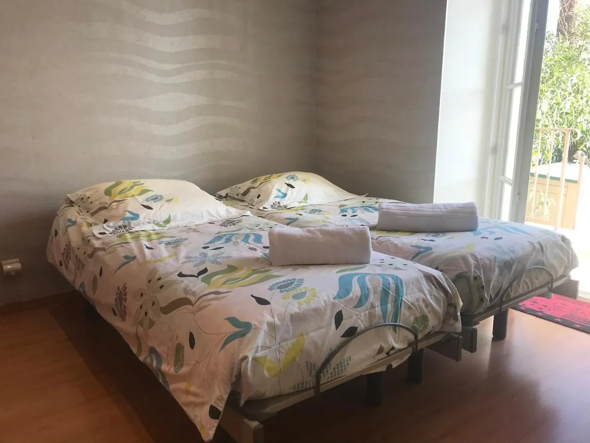 T2 45m Front de Mer Climatisation Jacuzzi Menton France