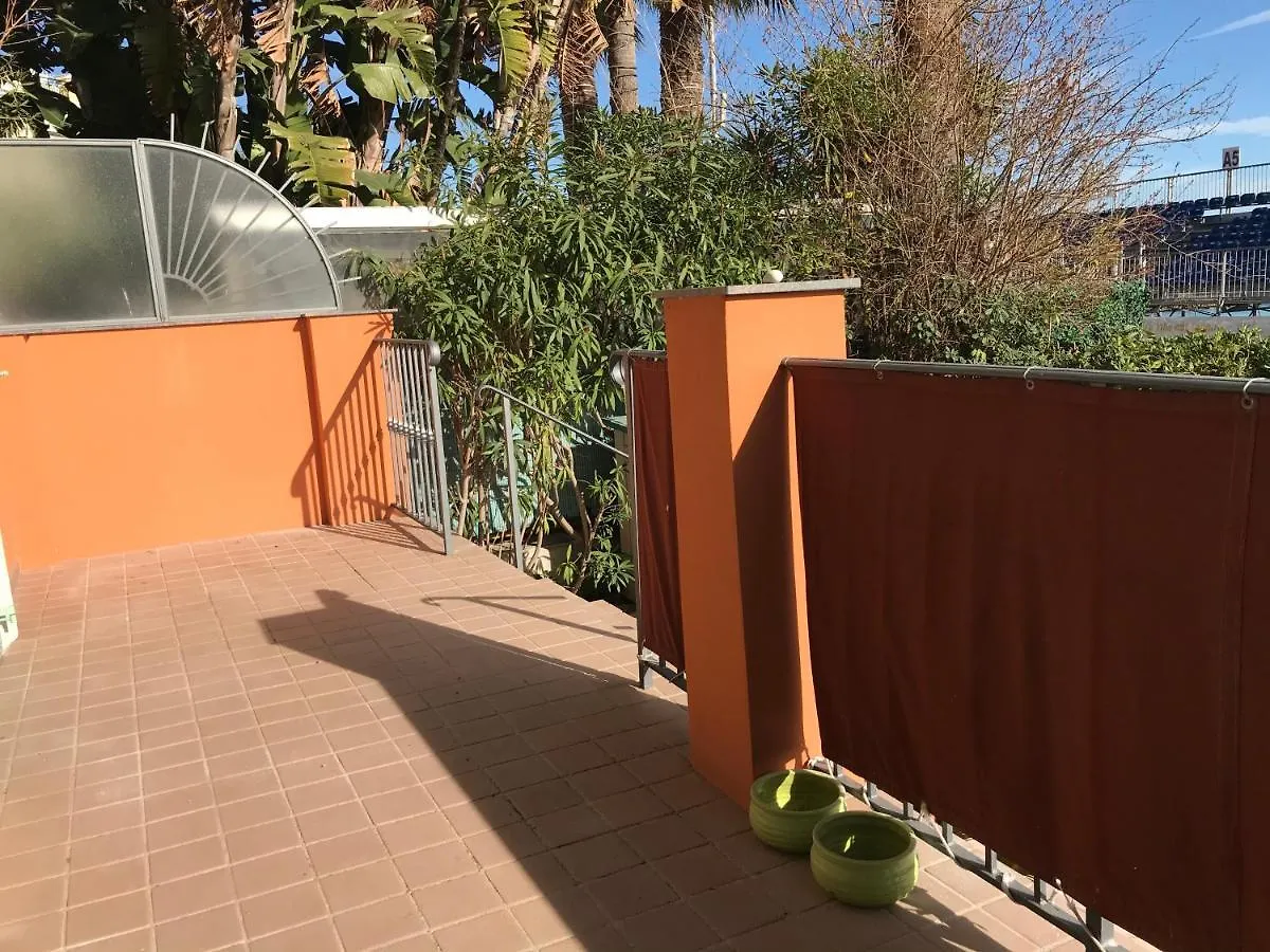 T2 45m Front de Mer Climatisation Jacuzzi Menton Appartement
