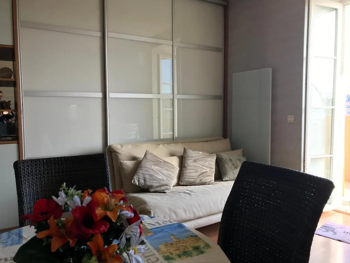 T2 45M Front De Mer Climatisation Jacuzzi Menton 0*,  France